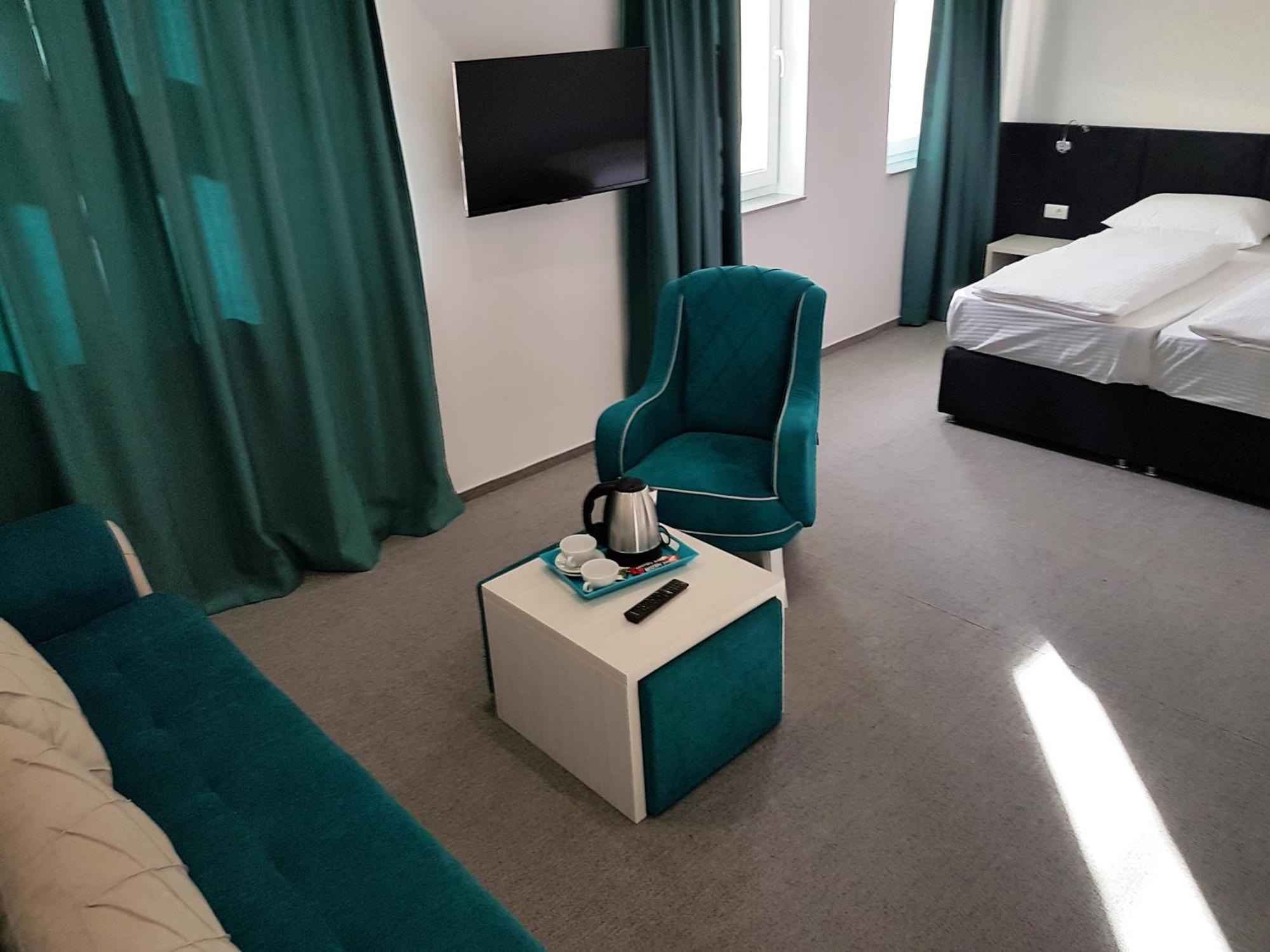 Hotel Sax Gracanica Gracanica  Экстерьер фото